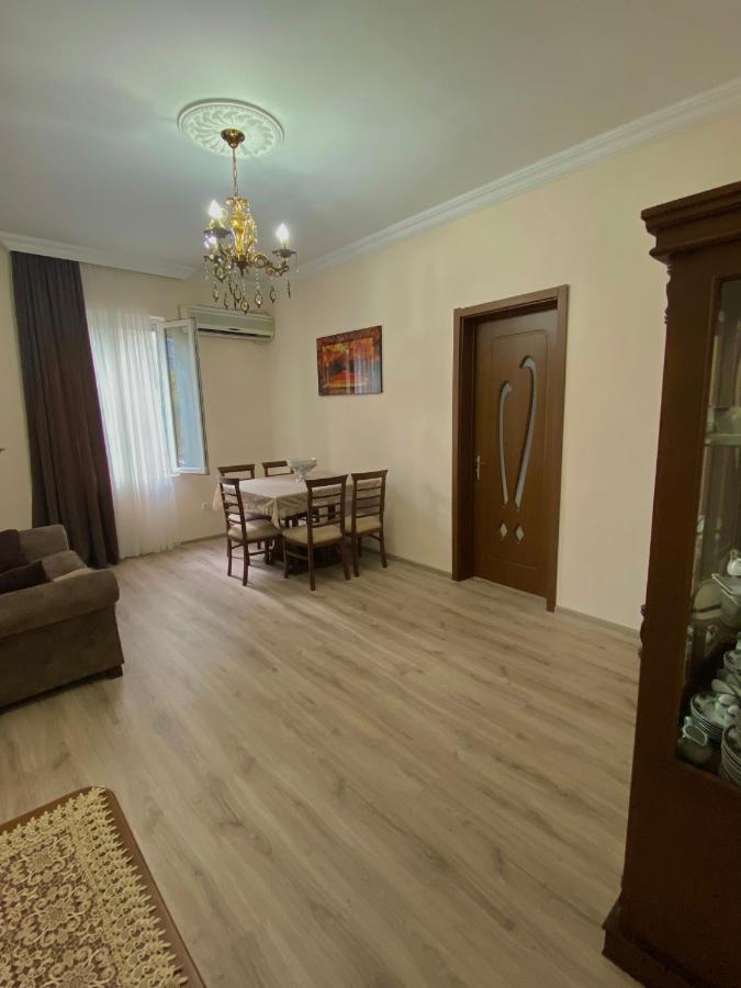 Family Home Batoemi Buitenkant foto